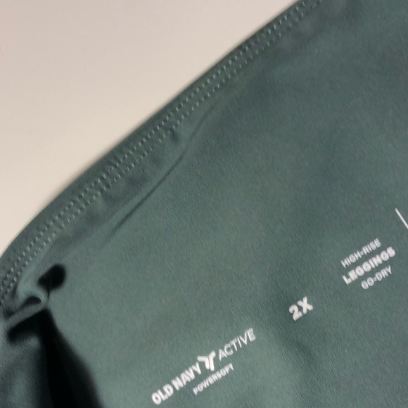 Old Navy Powersoft Crop Leggings - Picture 5 of 9